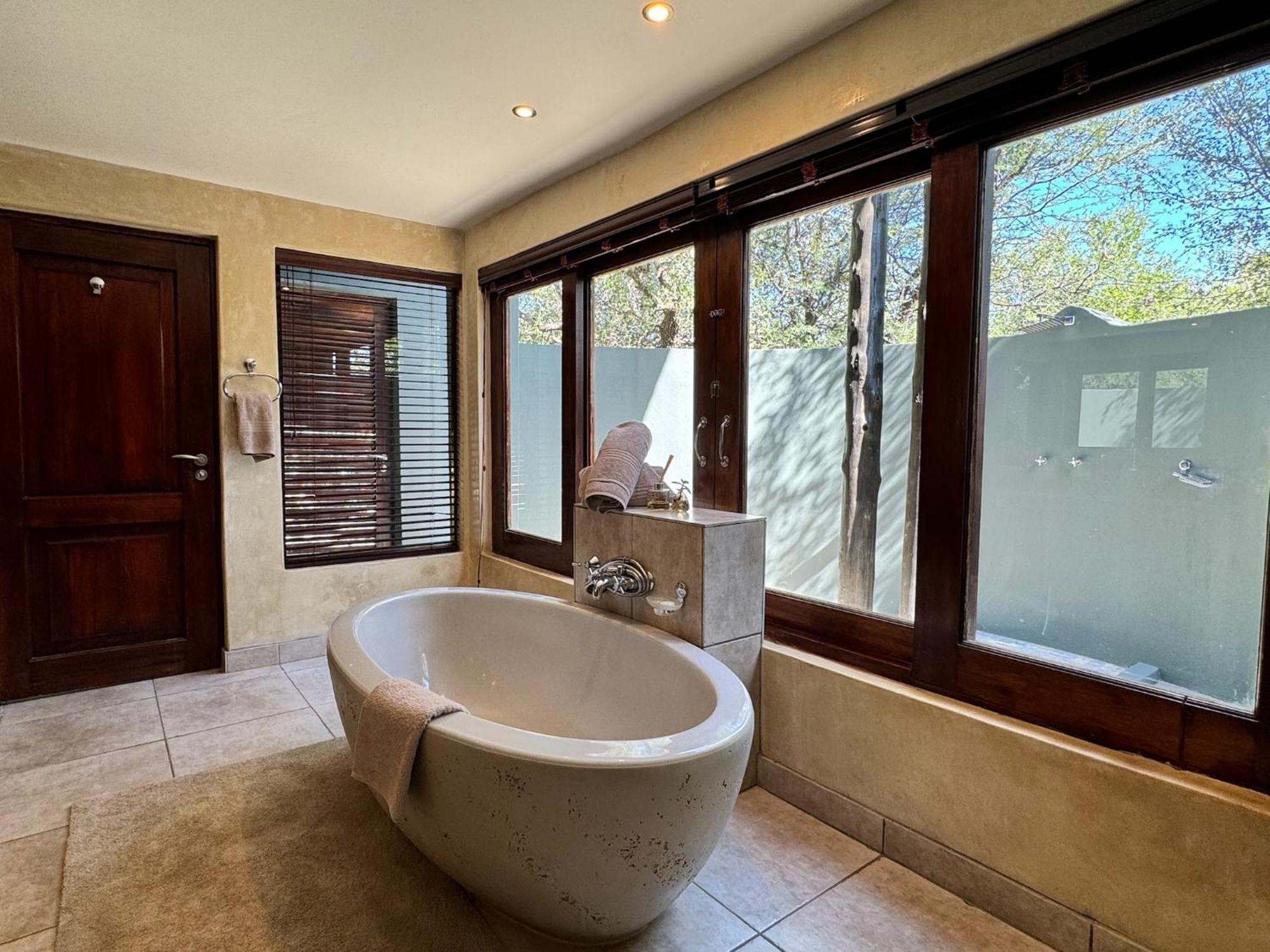 Pangolin Game Lodge - Self Catering, Incl 2 Game Drives Per Day Matlhagame Buitenkant foto