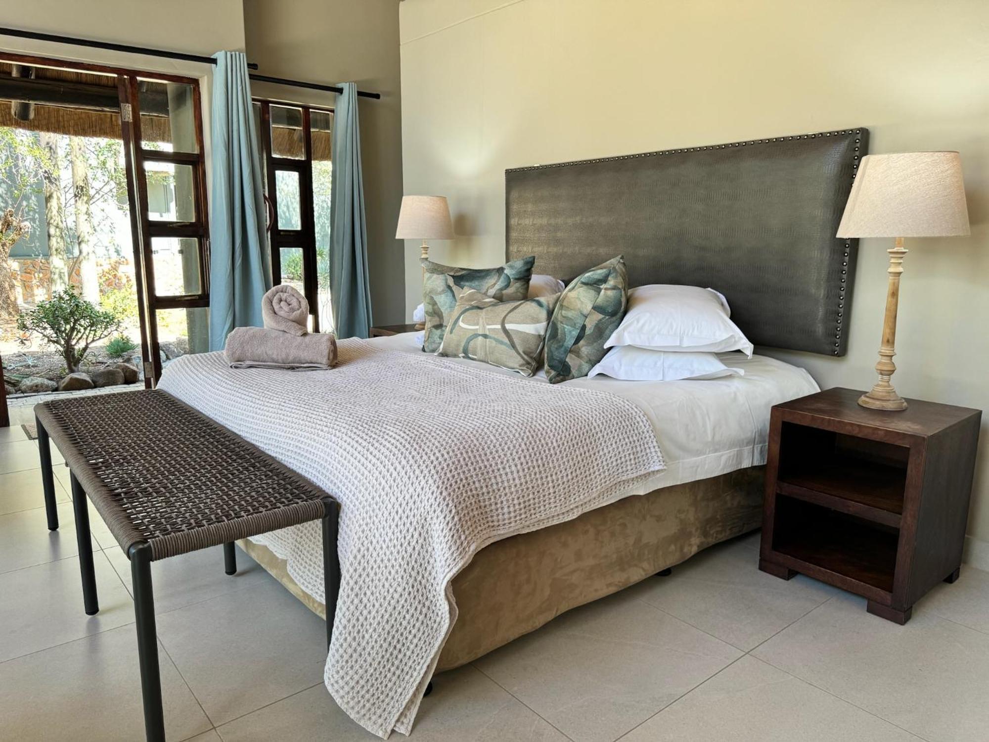 Pangolin Game Lodge - Self Catering, Incl 2 Game Drives Per Day Matlhagame Buitenkant foto