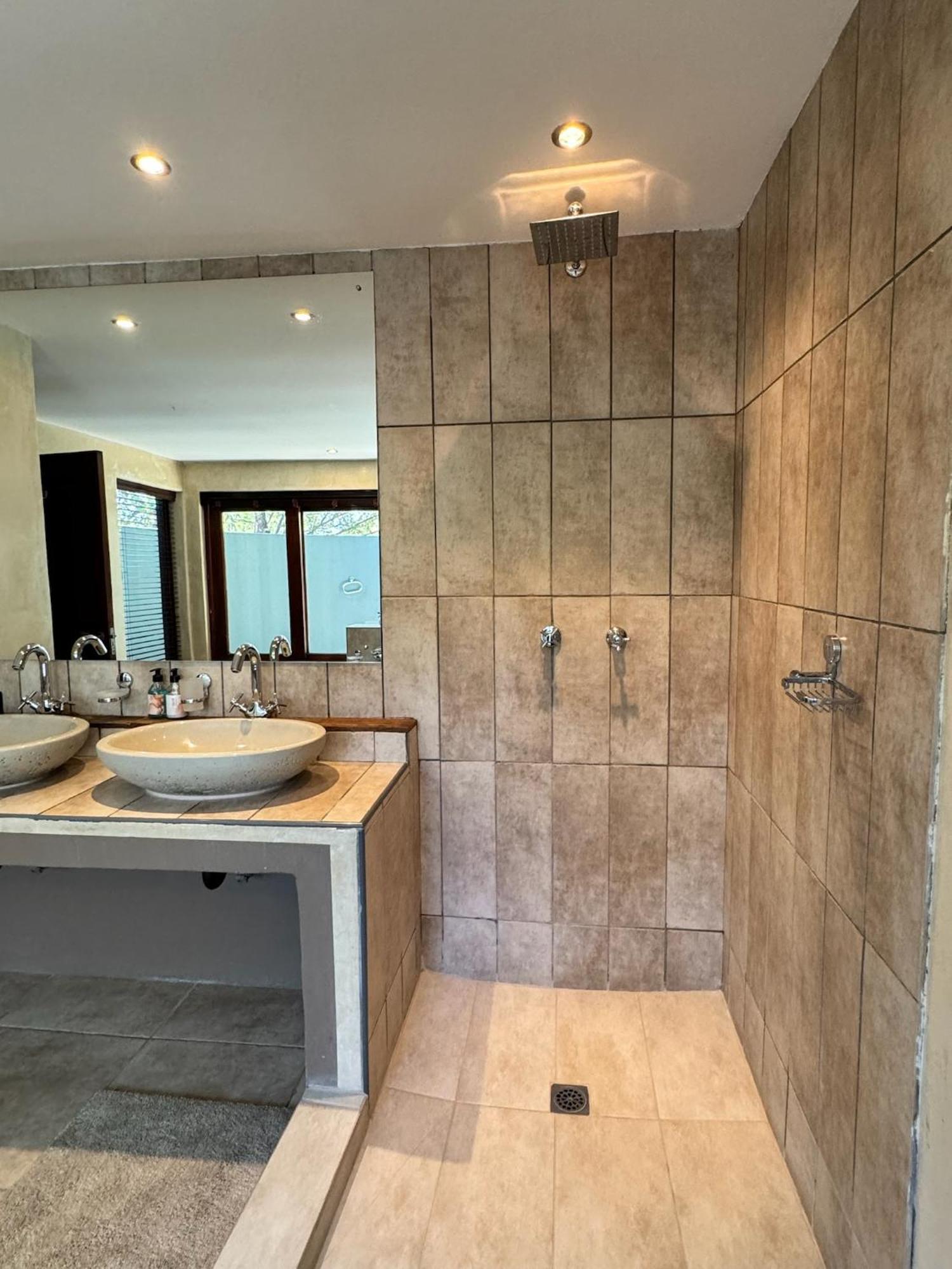 Pangolin Game Lodge - Self Catering, Incl 2 Game Drives Per Day Matlhagame Buitenkant foto