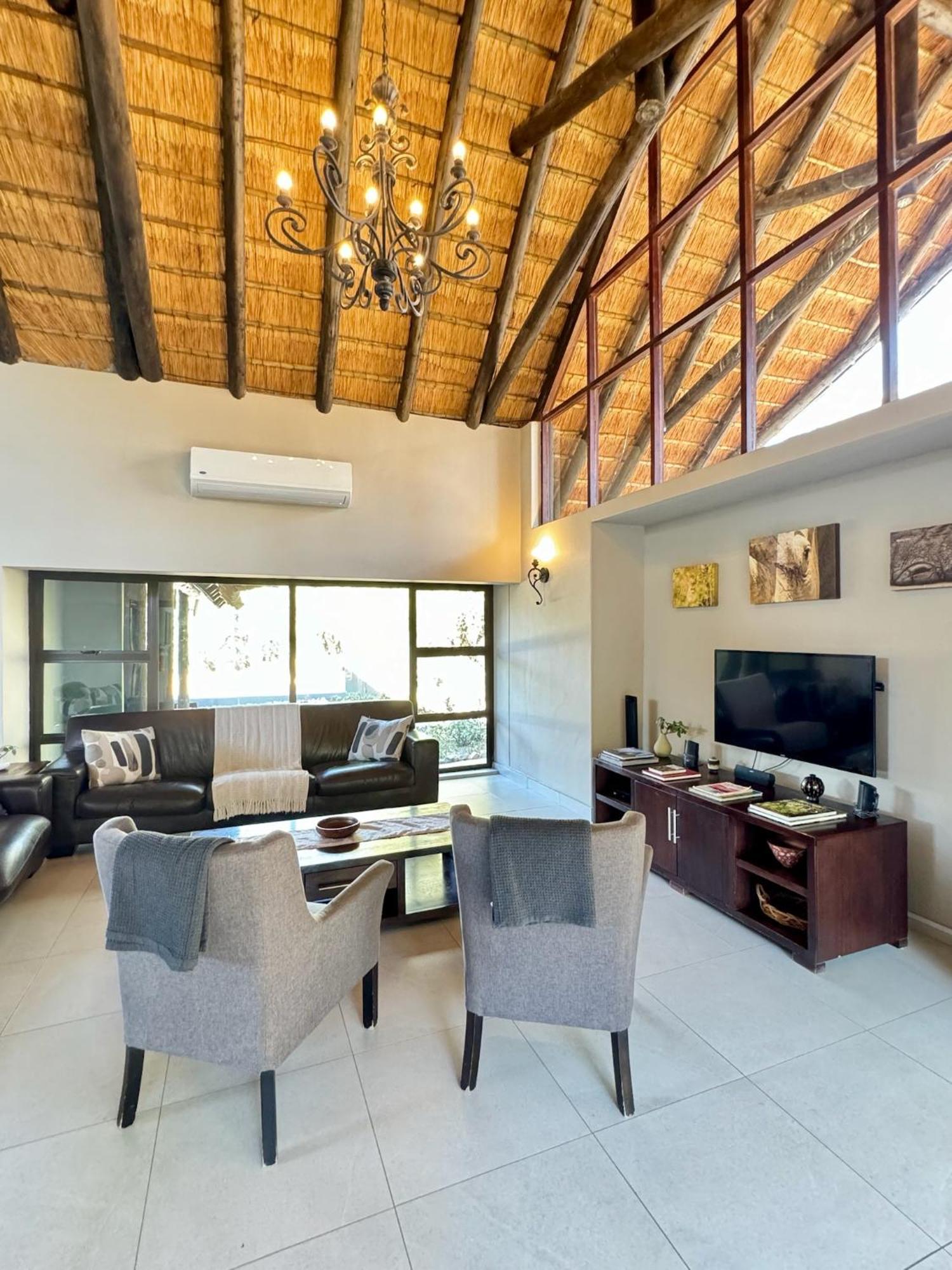 Pangolin Game Lodge - Self Catering, Incl 2 Game Drives Per Day Matlhagame Buitenkant foto