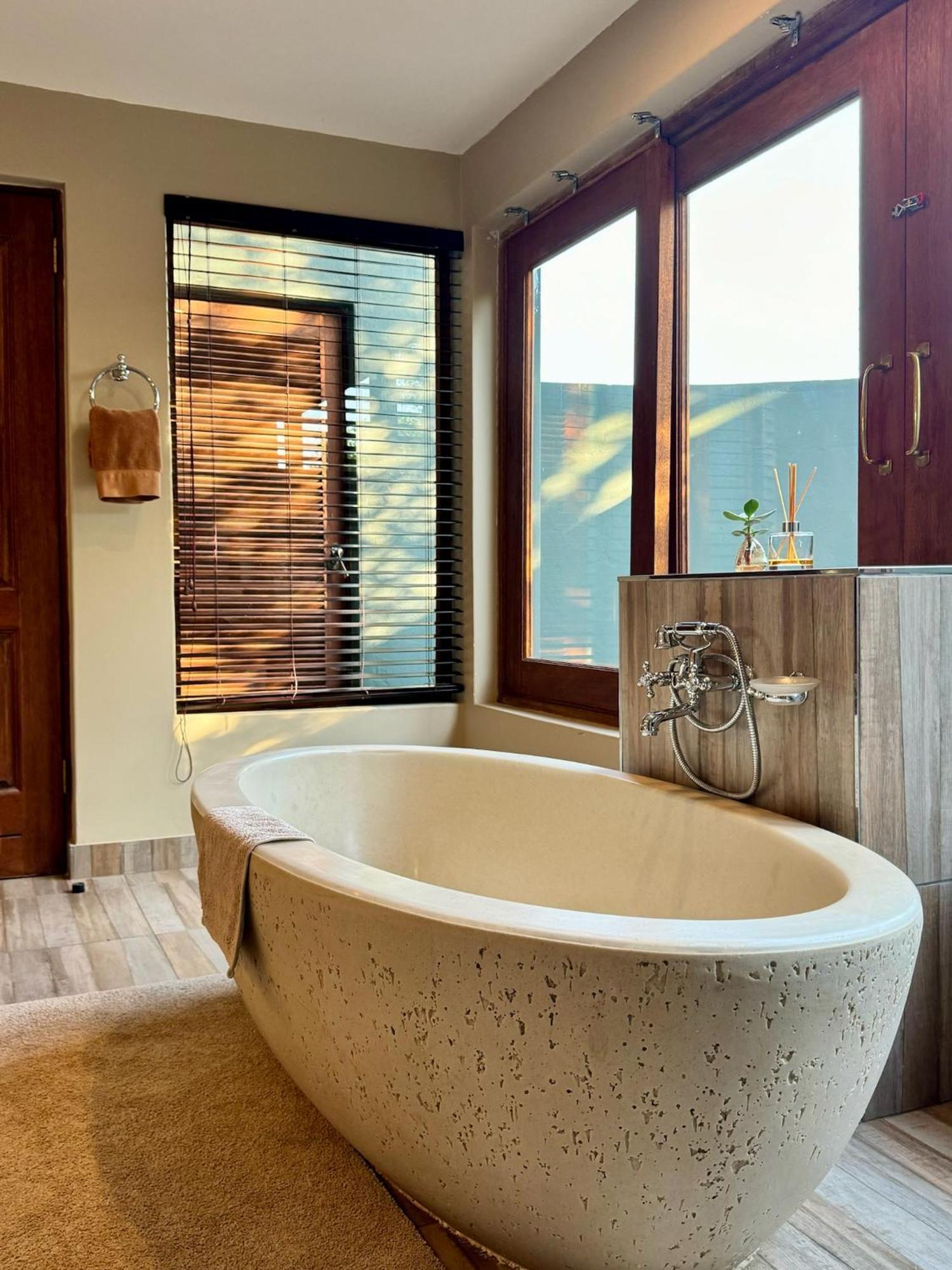 Pangolin Game Lodge - Self Catering, Incl 2 Game Drives Per Day Matlhagame Buitenkant foto